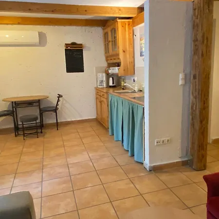 Nyitva Apartman Balatonfured Exterior photo
