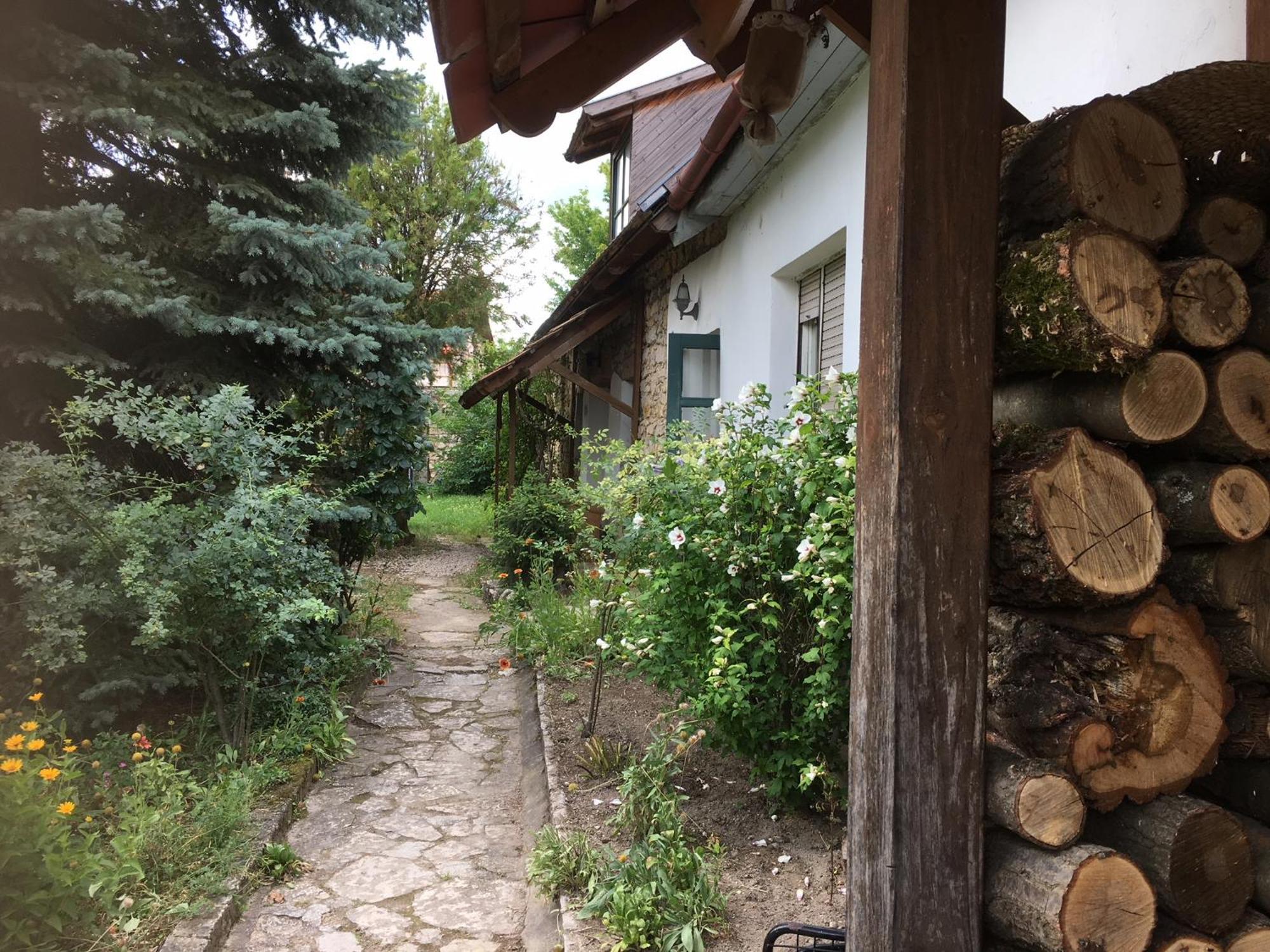 Nyitva Балатонфюред